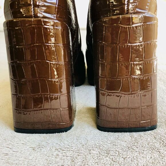 NWOT Forever21 Faux Alligator Print Platform Ankle Boots - Picture 9 of 16